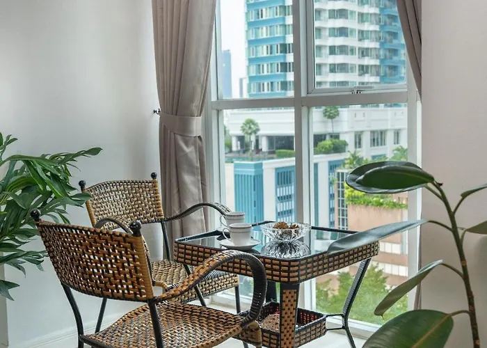 Lucky 808 2bedroom 100sqm Bts Chidlom アパート *